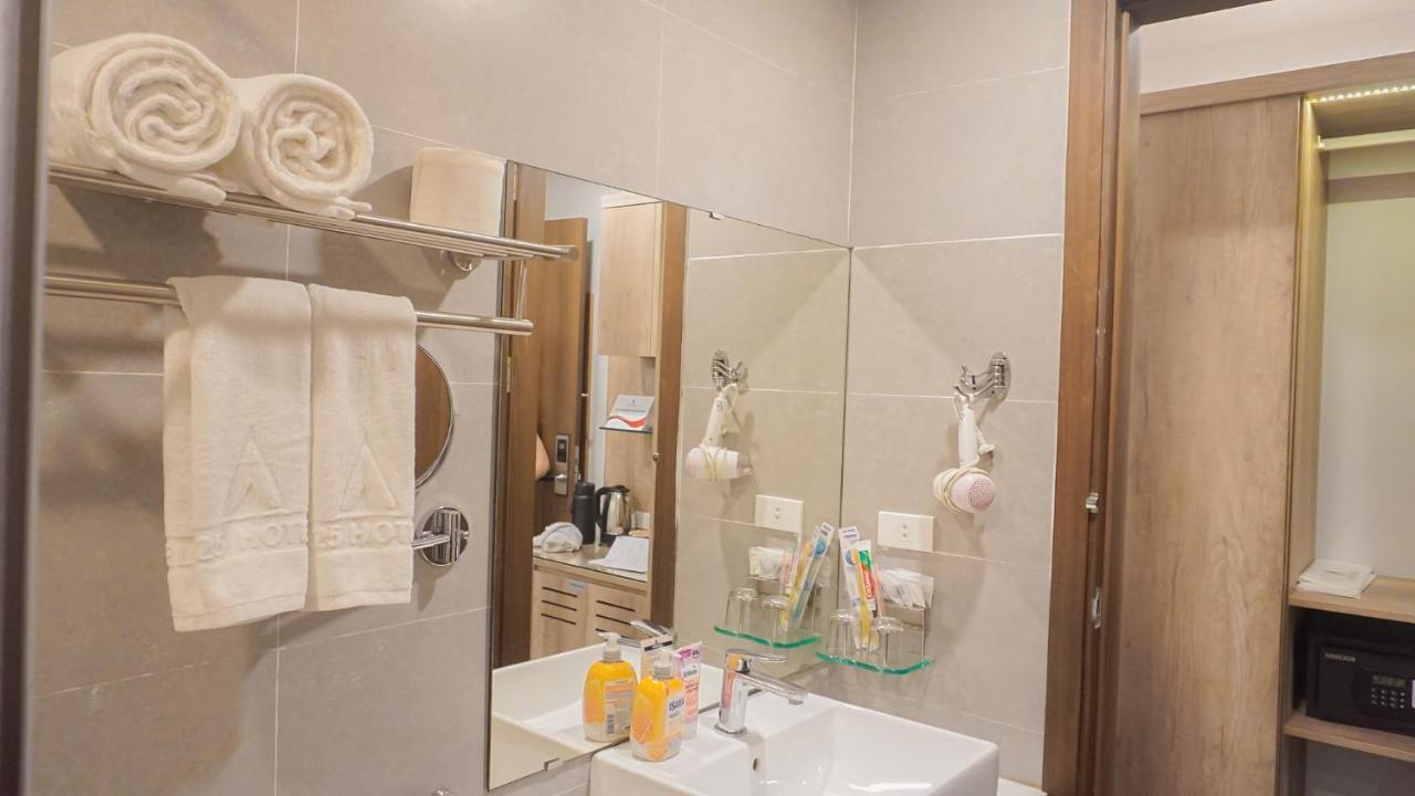 A25 Hotel - Hoang Dao Thuy 1 Ханой Екстериор снимка